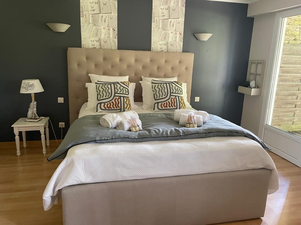 Le Maine N 5 - FLÉAC ANGOULEME - Suite Tilleul Bed and Breakfast in Nouvelle-Aquitaine