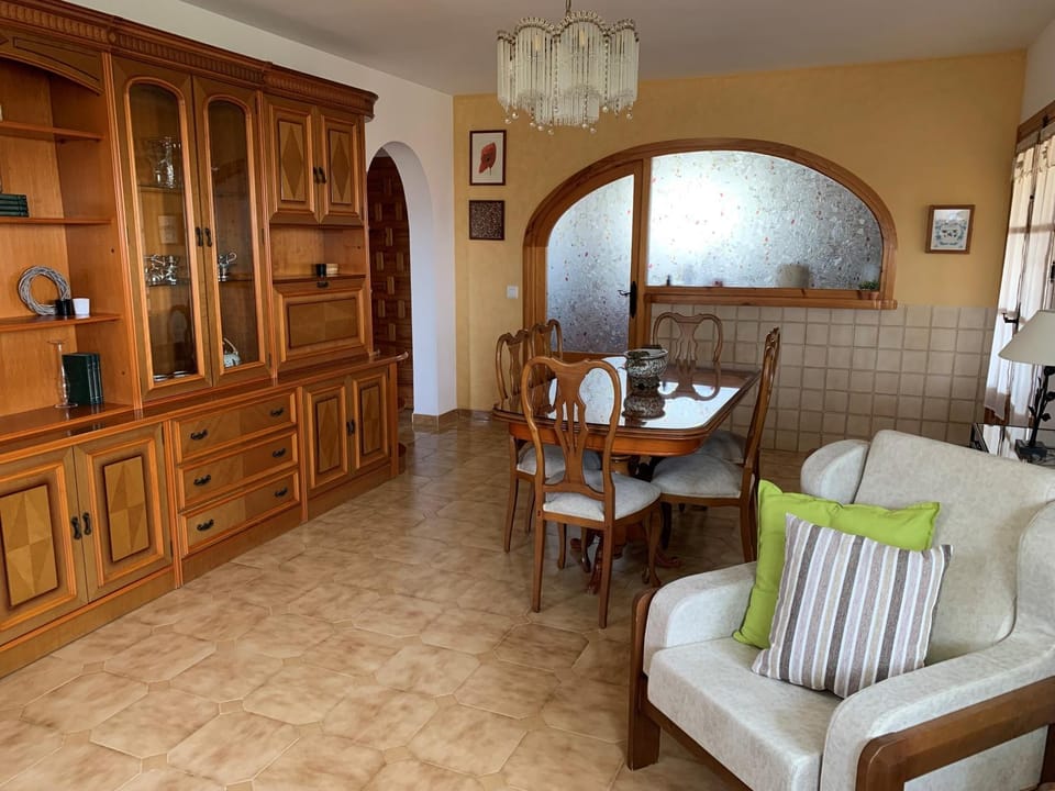 Living room, Photo of the whole room, Dining area, locker, air conditioner