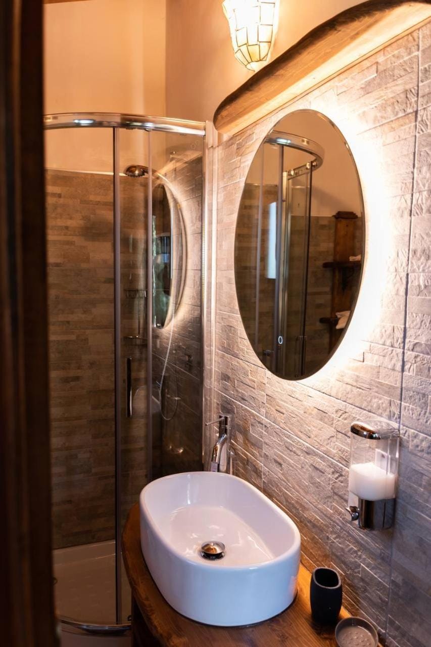 Mini spa in chalet bosco e trullo Resort in Province of Taranto