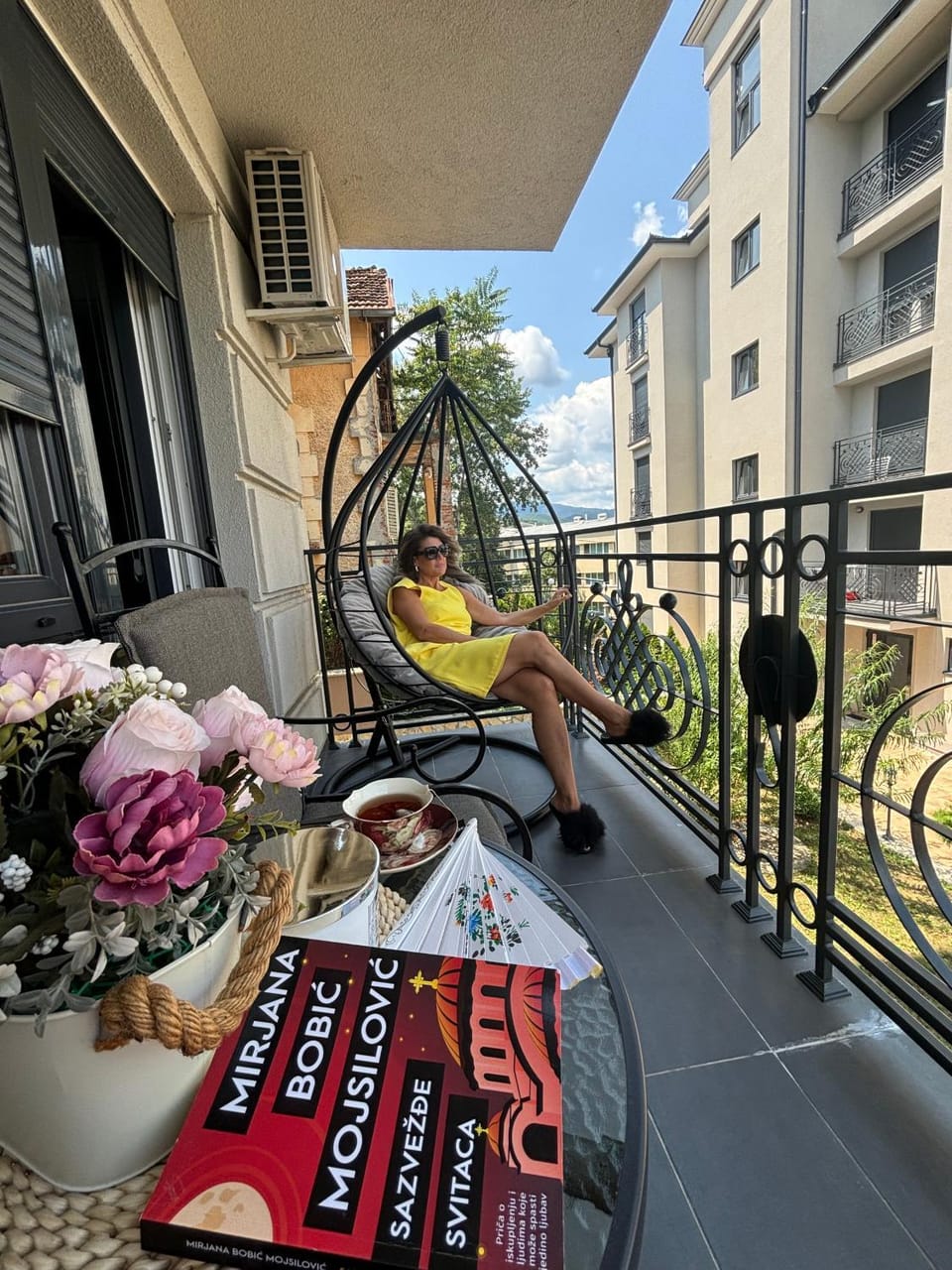 Property building, View (from property/room), Balcony/Terrace, Seating area