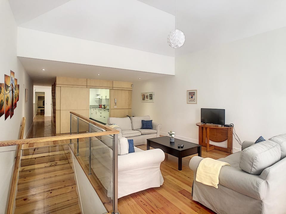 Communal lounge/ TV room, TV and multimedia, Living room, Seating area