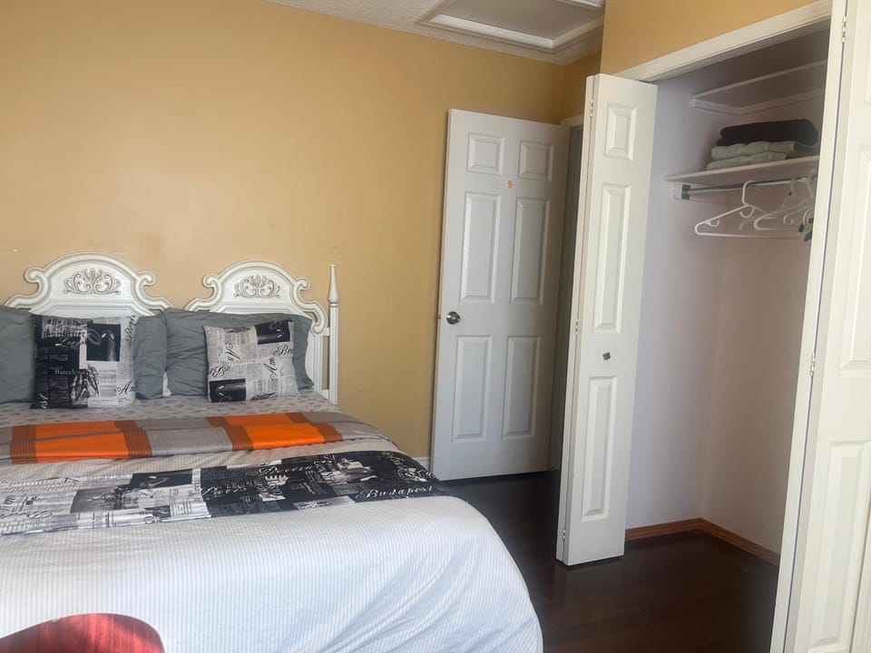 Citadel hill cr community! Vacation rental in Calgary