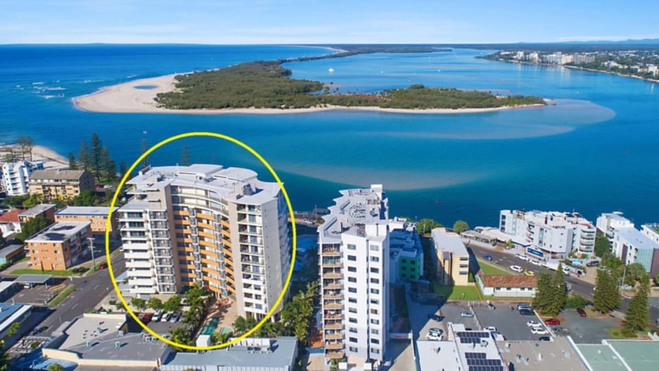 Amazing Views, Walk Everywhere! Apartment in Golden Beach