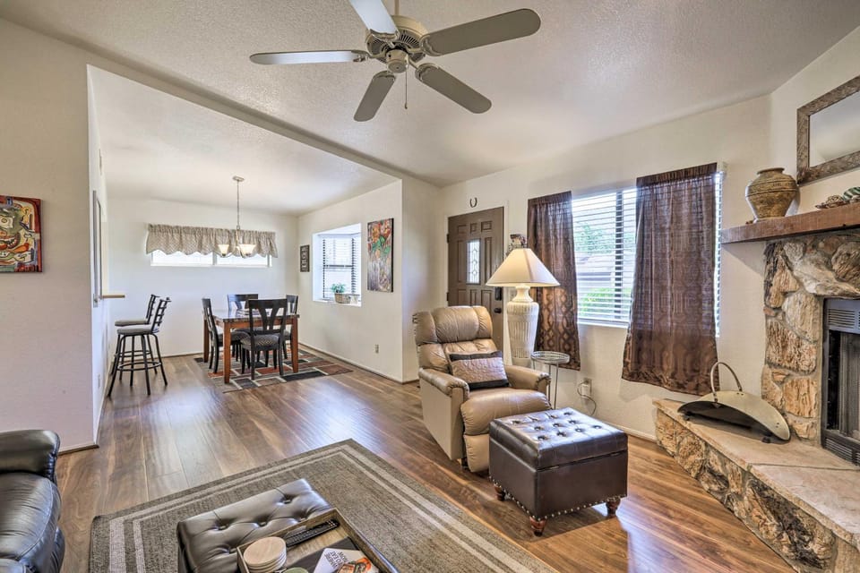 16 Mi to Red Rock State Park: Sedona Condo! House in Village of Oak Creek