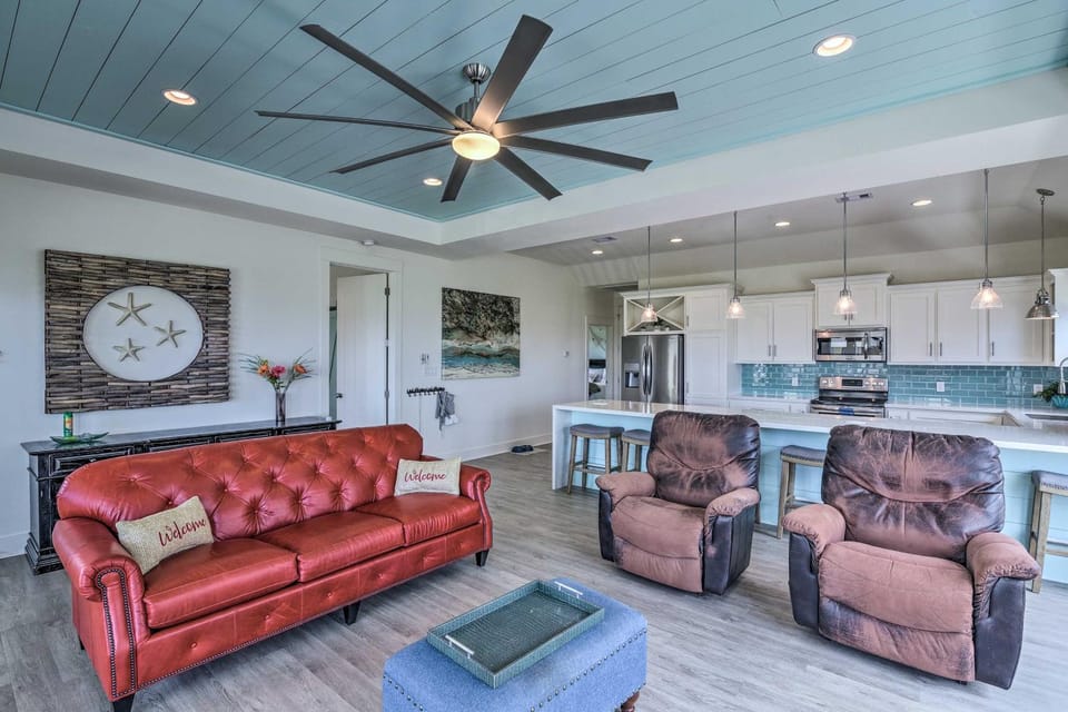 Steps to Gulf: Crystal Beach Home w/ Deck & Views House in Bolivar Peninsula