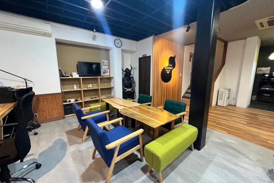 Communal lounge/ TV room