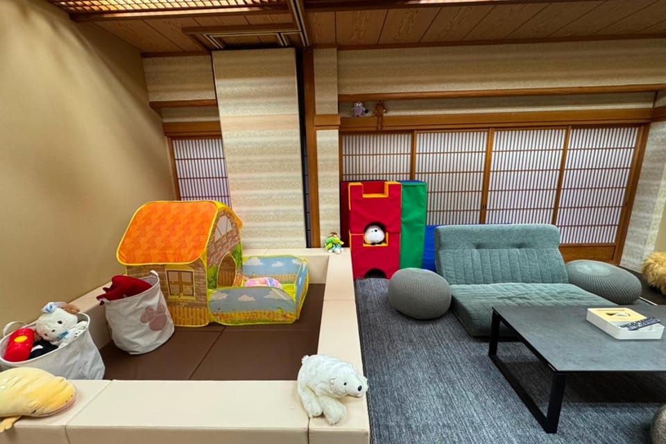 Communal lounge/ TV room