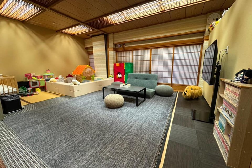Communal lounge/ TV room