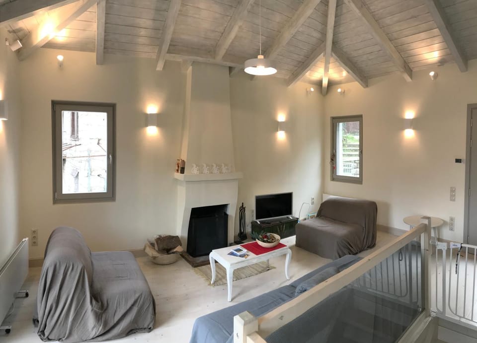 Living room, Seating area