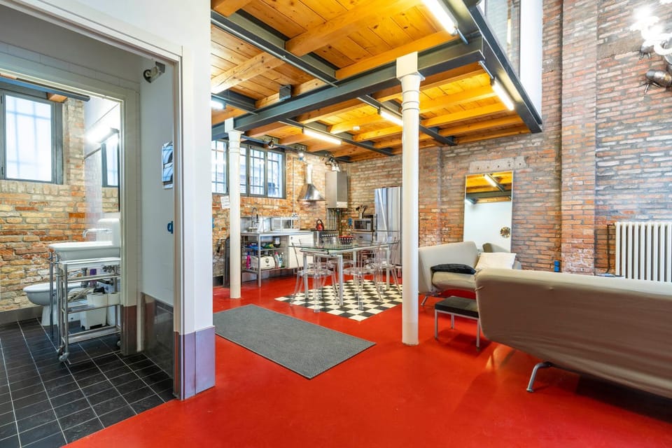 Lounge or bar