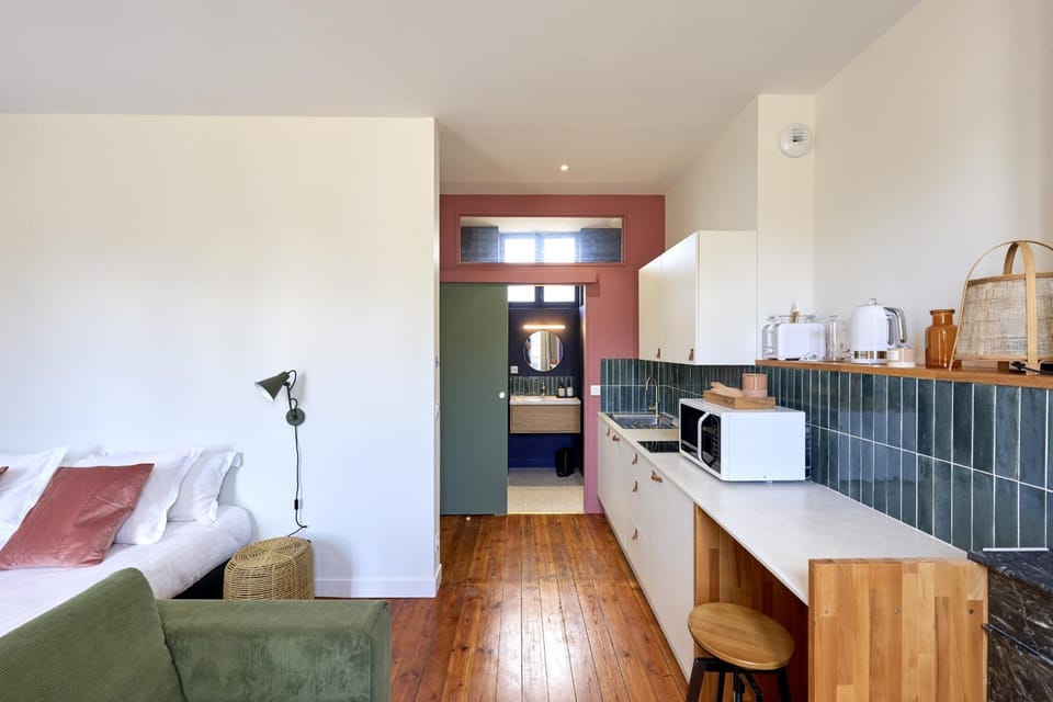 Kitchen or kitchenette