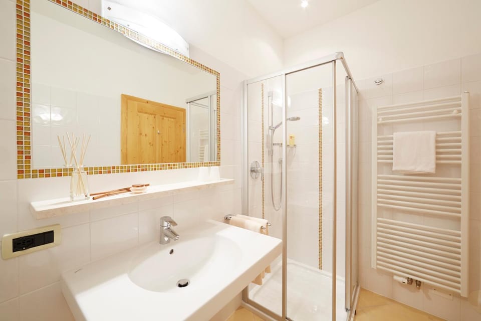 Bathroom, Living room