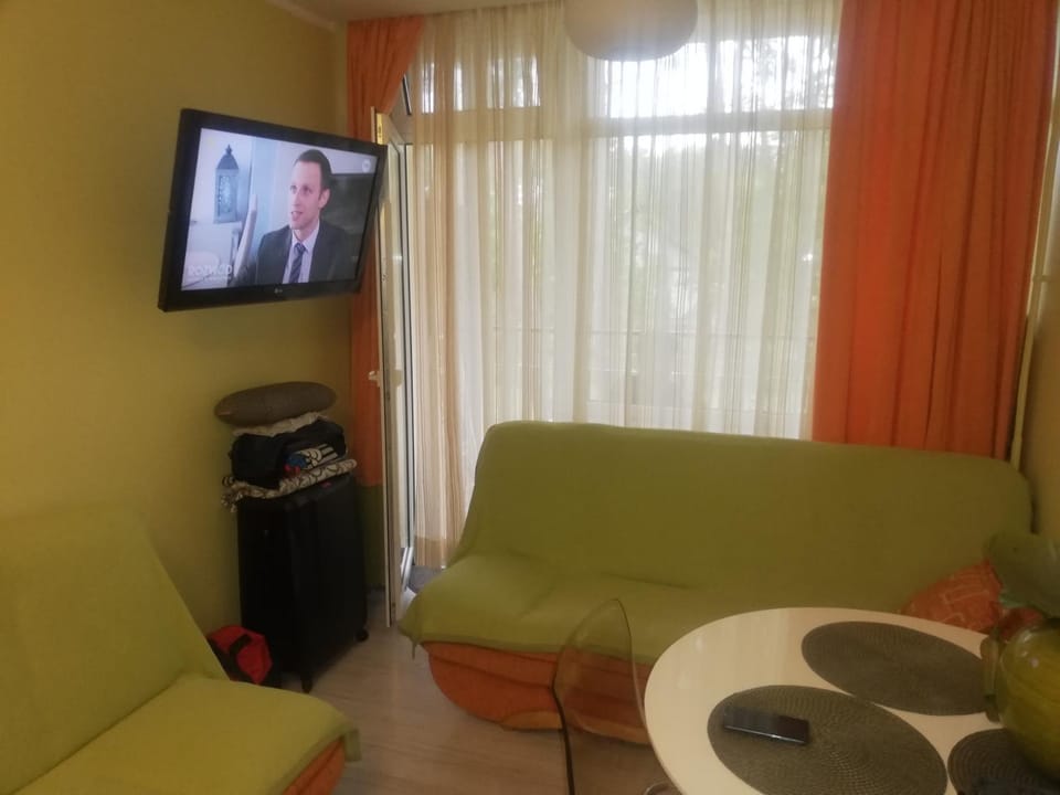Communal lounge/ TV room, TV and multimedia, Living room, Seating area