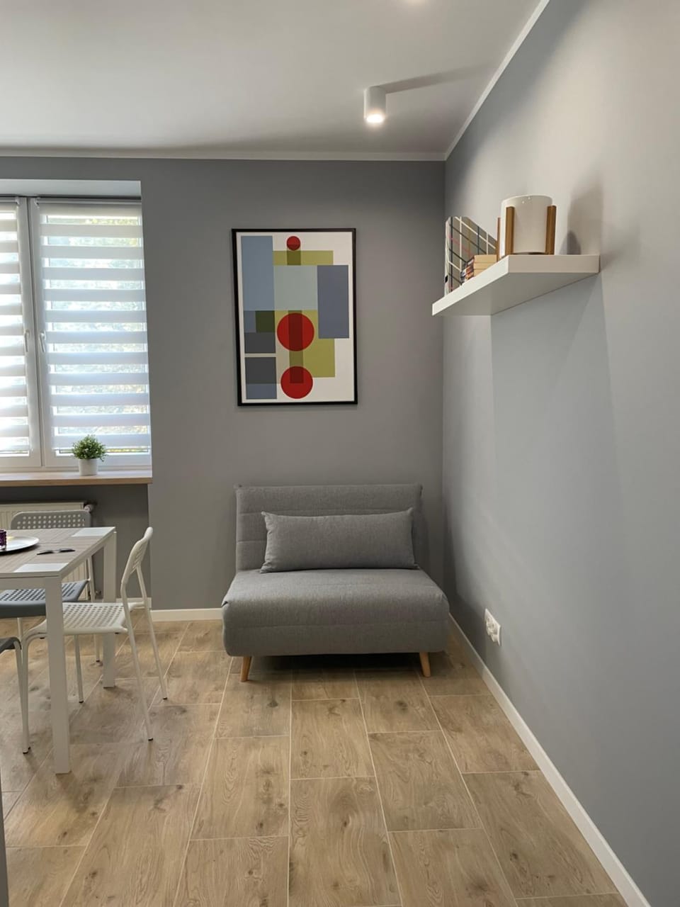 Seating area, Dining area