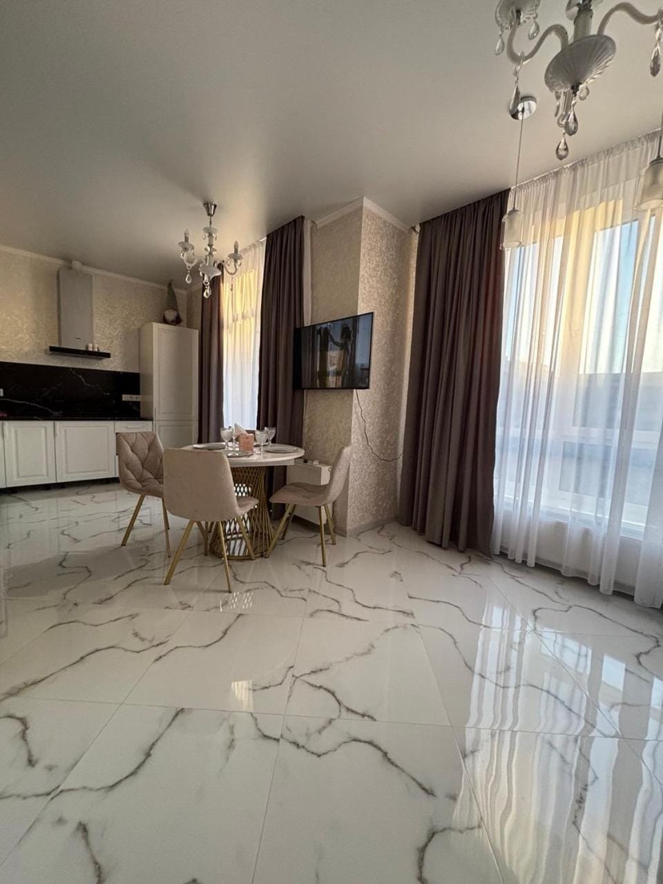 TV and multimedia, Living room, Dining area