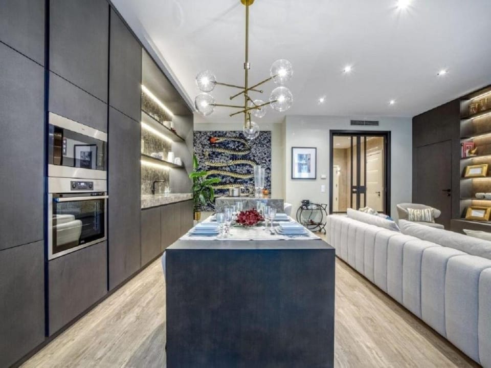 Stunning Apartment near Avenue Liberdade Apartment in Lisbon