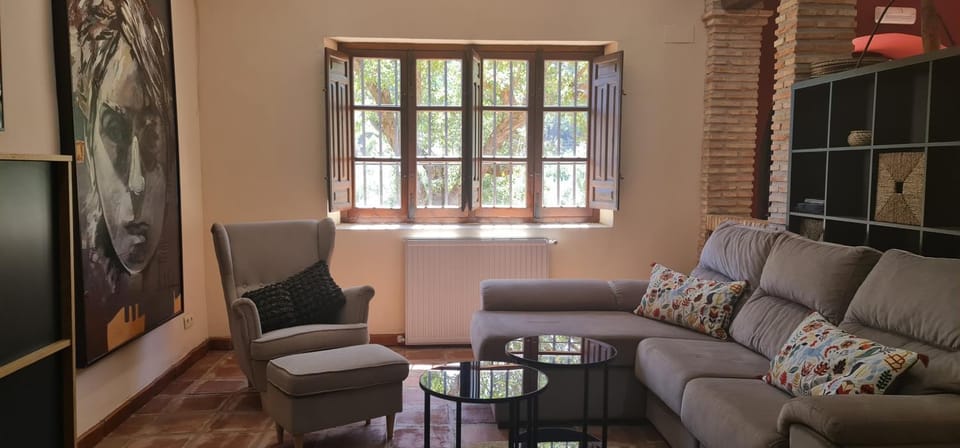 Communal lounge/ TV room, TV and multimedia, Living room, Seating area