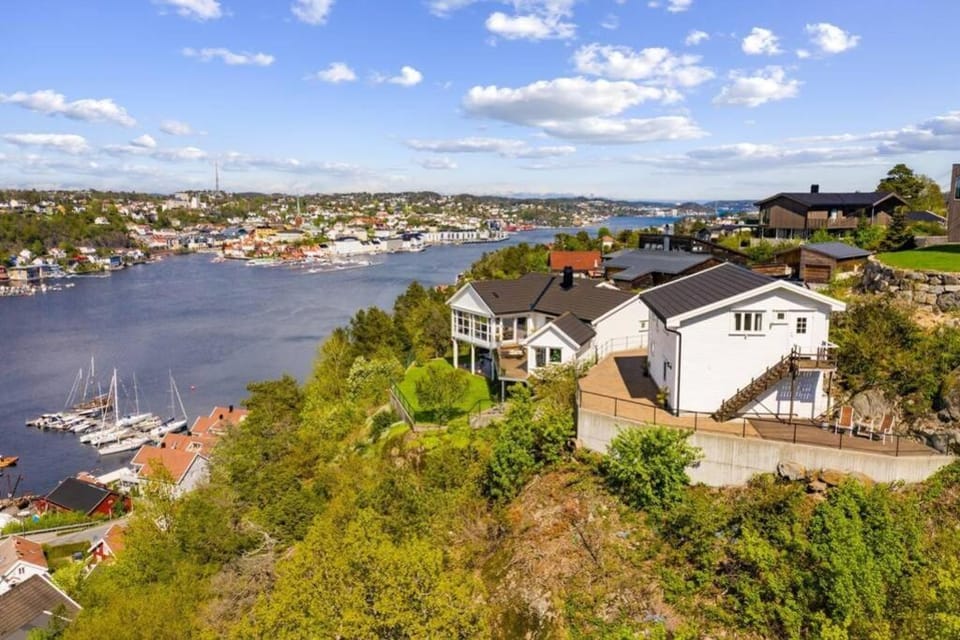 Property building, Bird's eye view, City view, Sea view