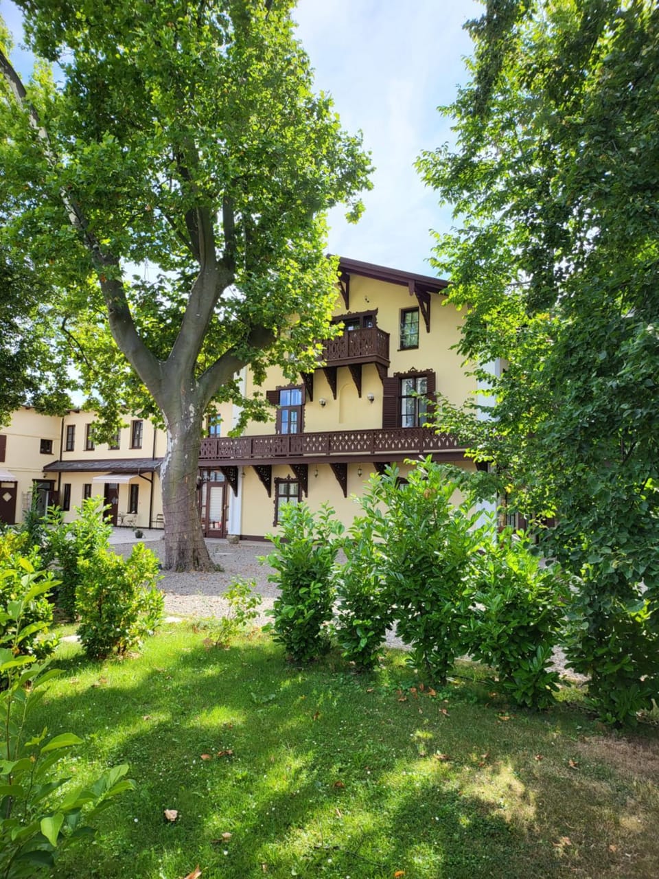 Property building, Garden, Garden view