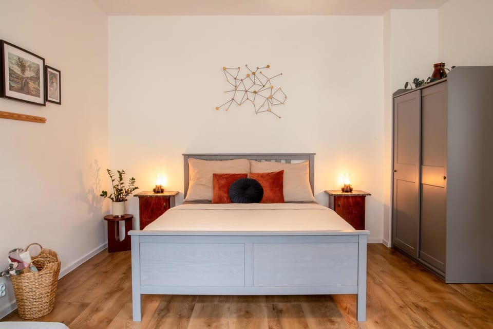 Bed, Photo of the whole room, Bedroom