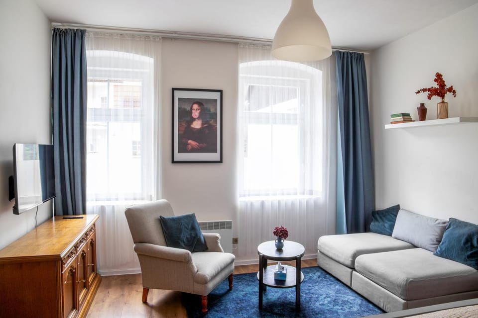 Living room, Photo of the whole room, Seating area, furniture