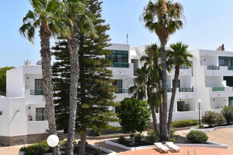 Neighbourhood, Garden, Balcony/Terrace