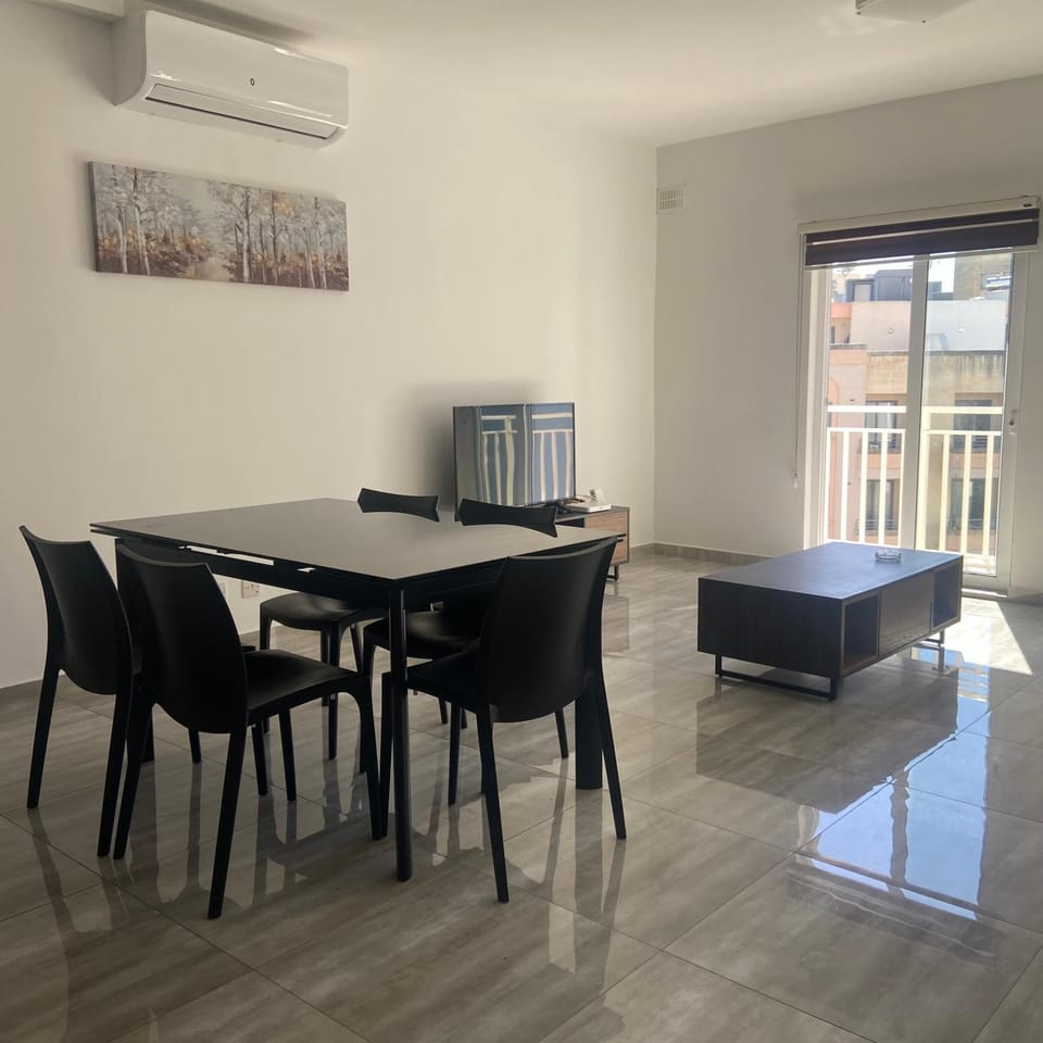 TV and multimedia, Dining area