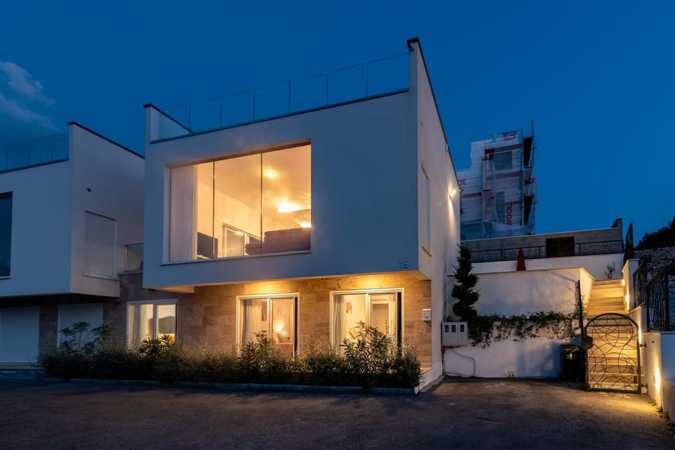 Property building, Facade/entrance