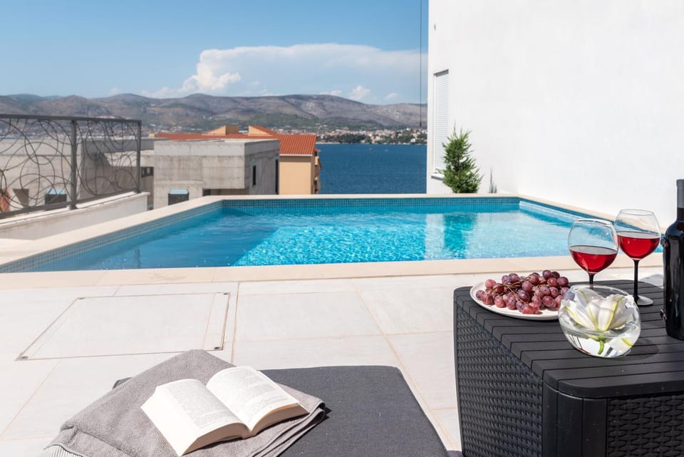 Sea view, Swimming pool, Swimming pool