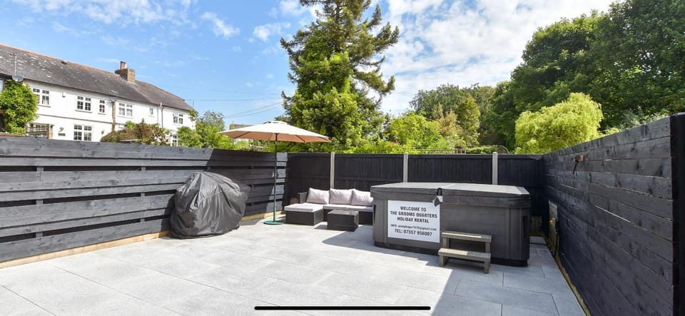 Patio, Hot Tub