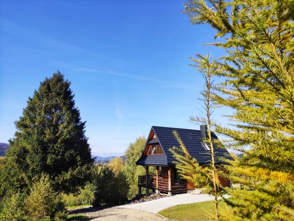 Property building, Spring, Day, Natural landscape, Mountain view