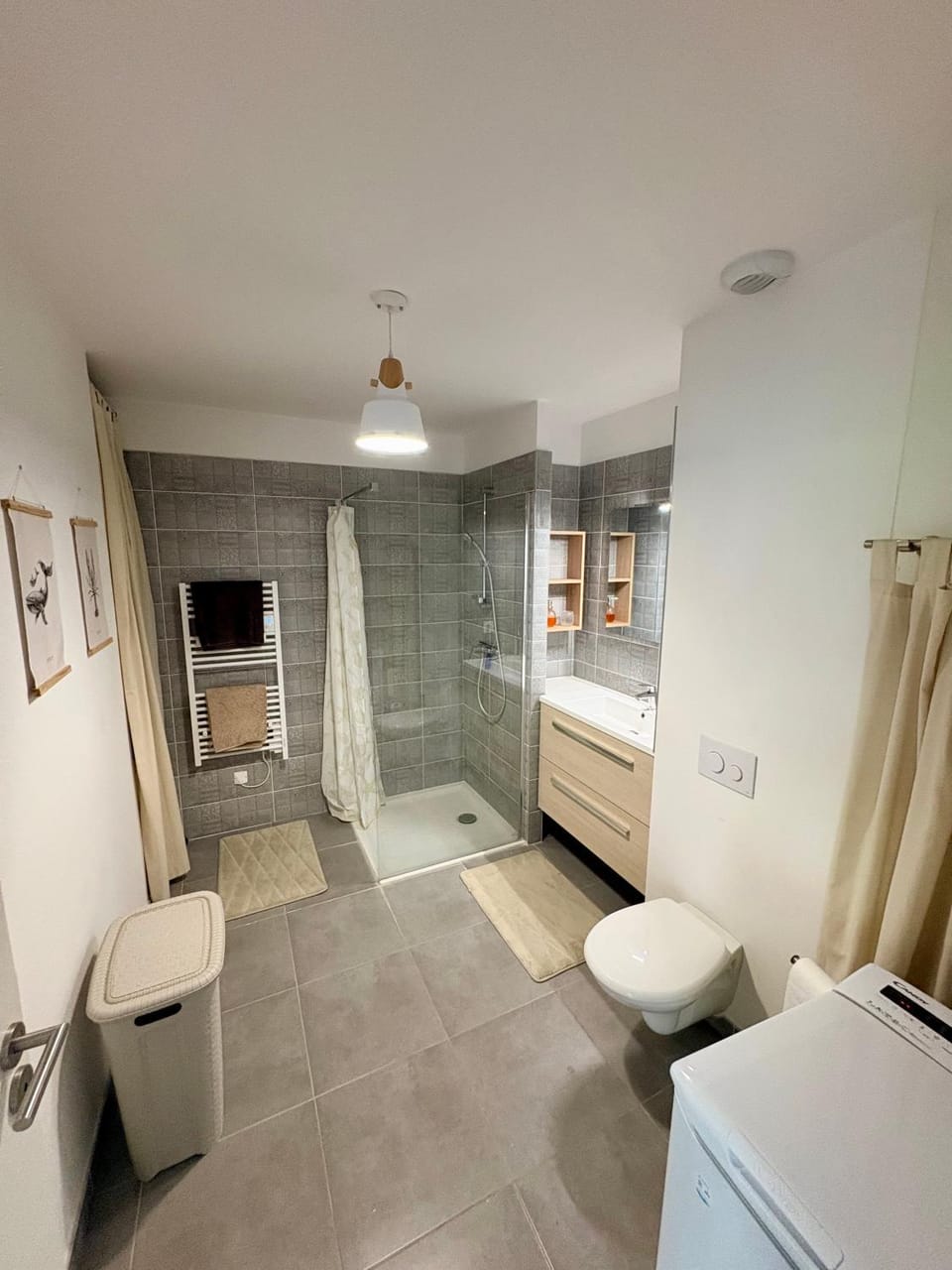 Shower, Toilet, Bathroom
