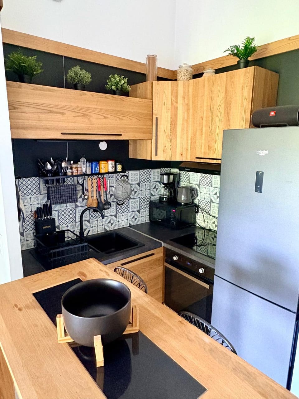 Kitchen or kitchenette, oven, stove