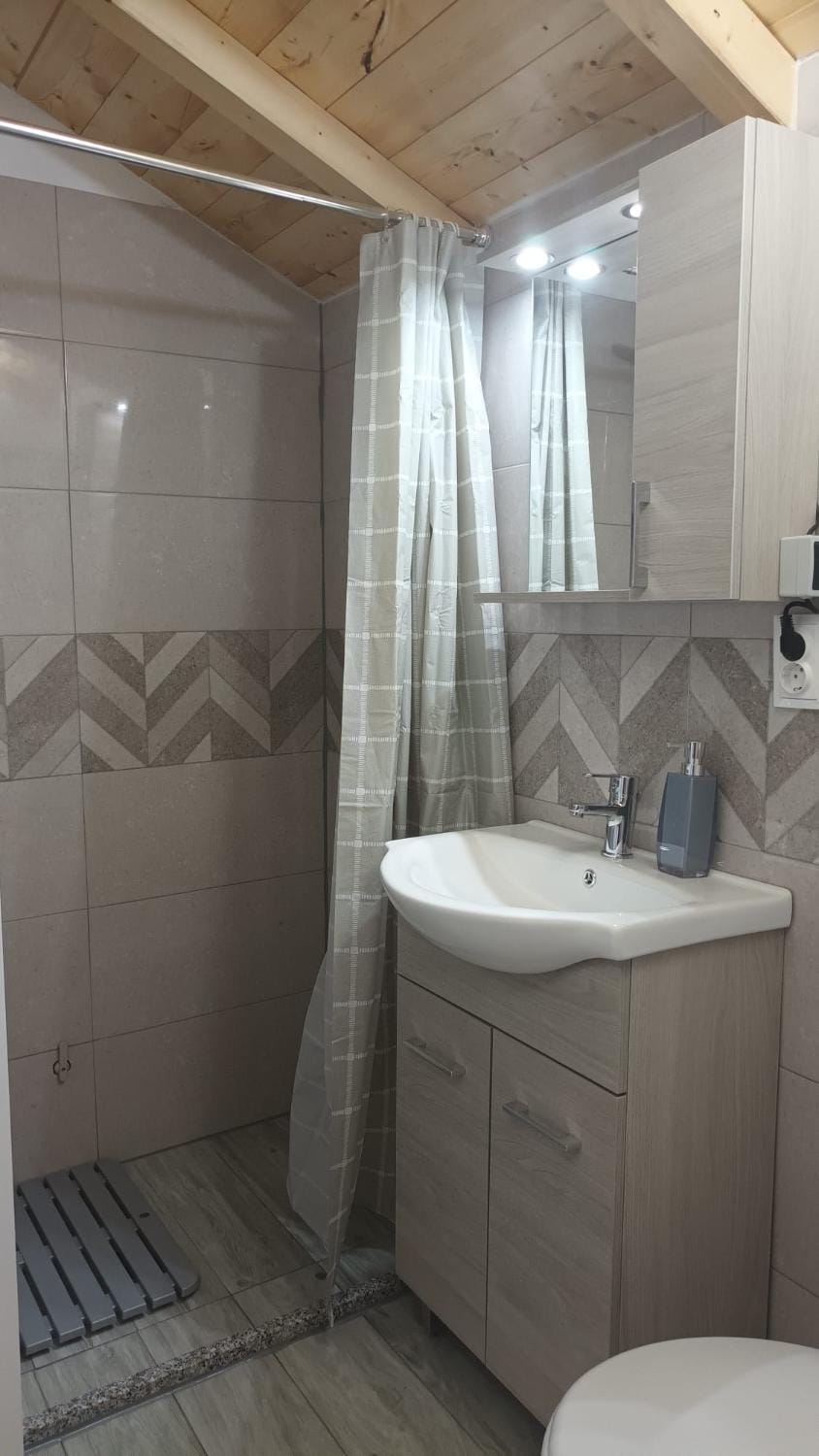 Shower, Bathroom
