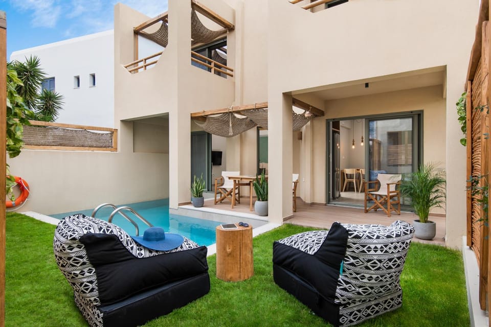 Patio, Swimming pool