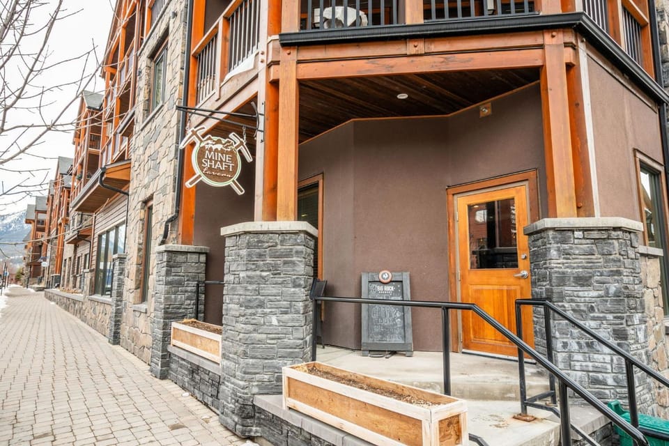 Spring Creek Penthouse by Canadian Rockies Vacation Rentals Apartment in Canmore