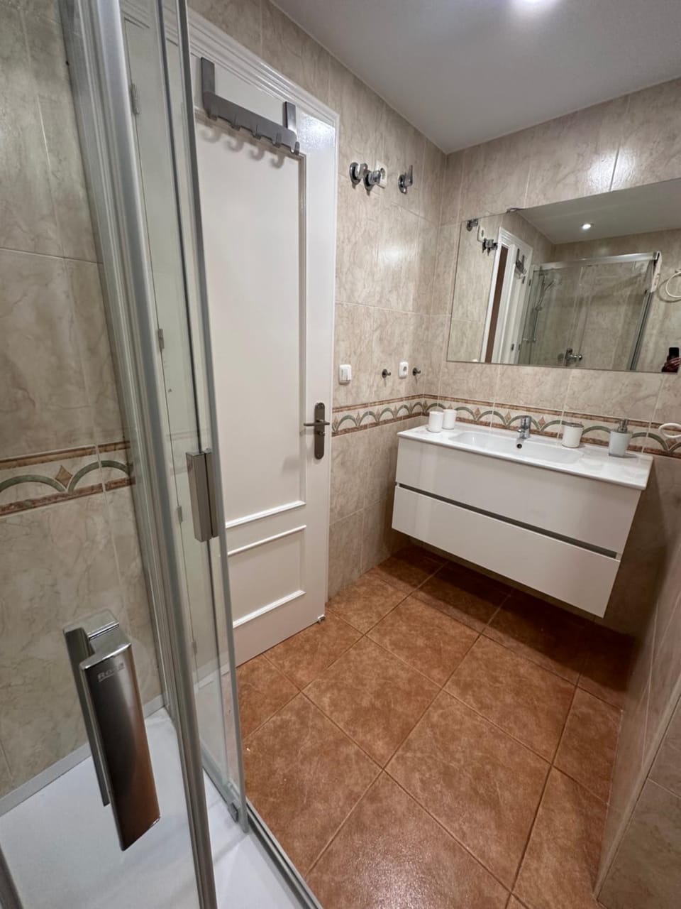 Shower, Toilet