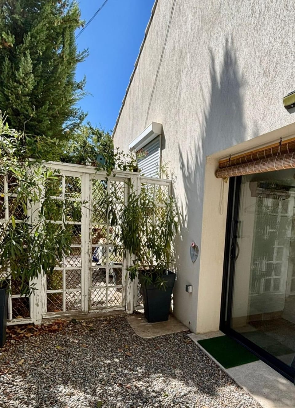 LE PETIT JARDIN ... Bed and Breakfast in L'Isle-sur-la-Sorgue