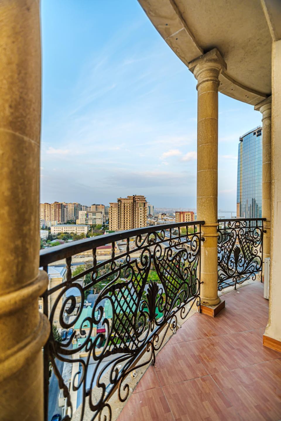 Facade/entrance, Balcony/Terrace, City view