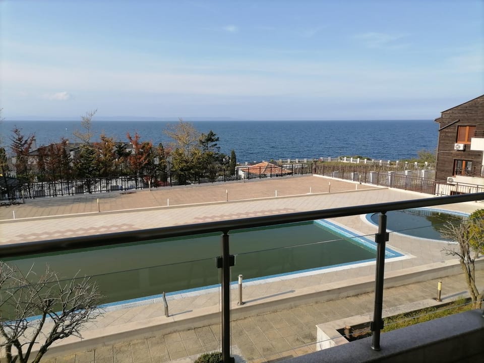 Balcony/Terrace, Pool view, Sea view