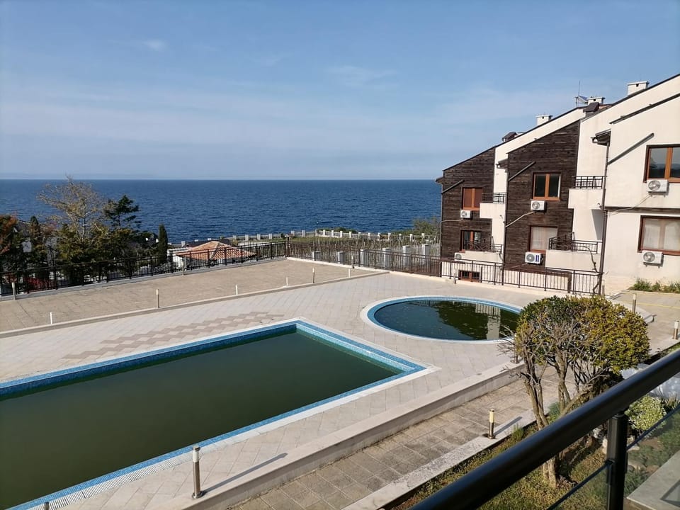 Balcony/Terrace, Sea view, Swimming pool