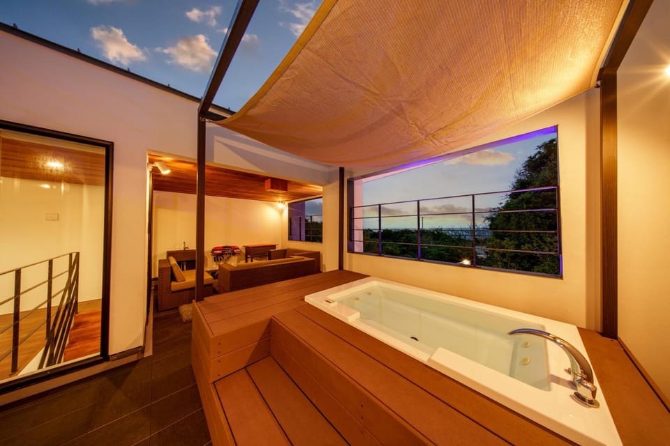 Hot Tub, Balcony/Terrace