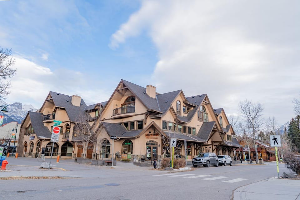 Cascade Penthouse by Canadian Rockies Vacation Rentals Apartment in Canmore