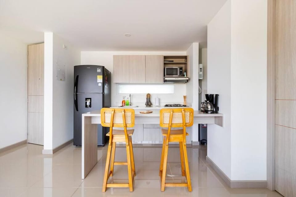 Kitchen or kitchenette, Dining area, minibar, oven, pet friendly, toaster