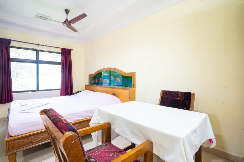 Bed, Bedroom, fireplace