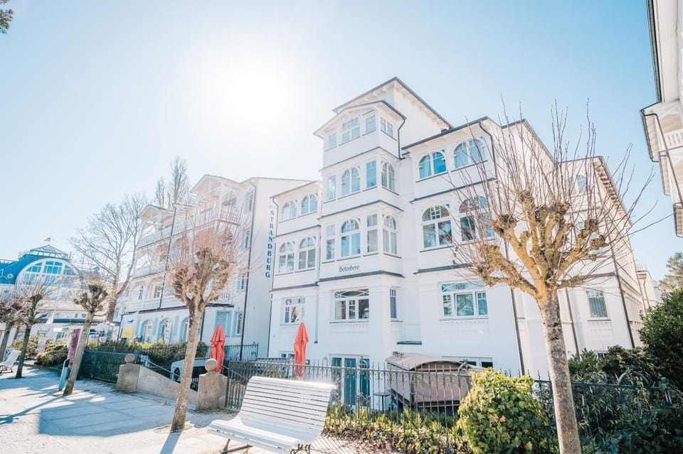 Property building, Day, Autumn