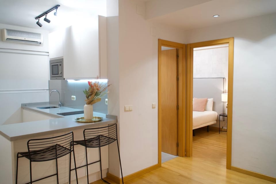 Dining area, kitchen