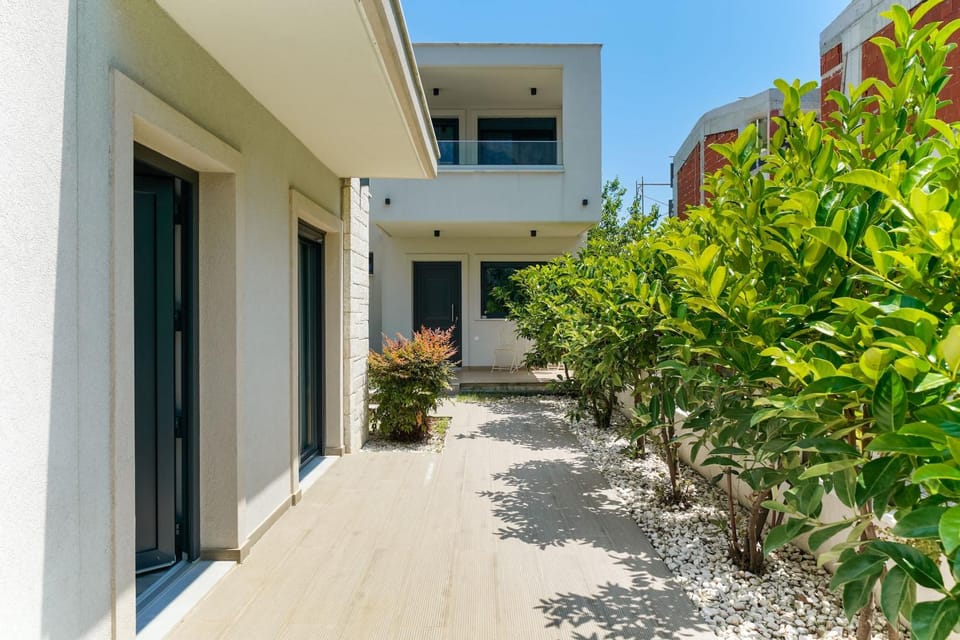 Property building, Day