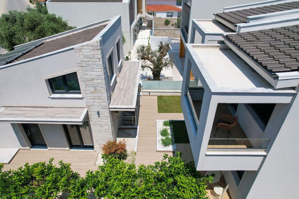 Property building, Day