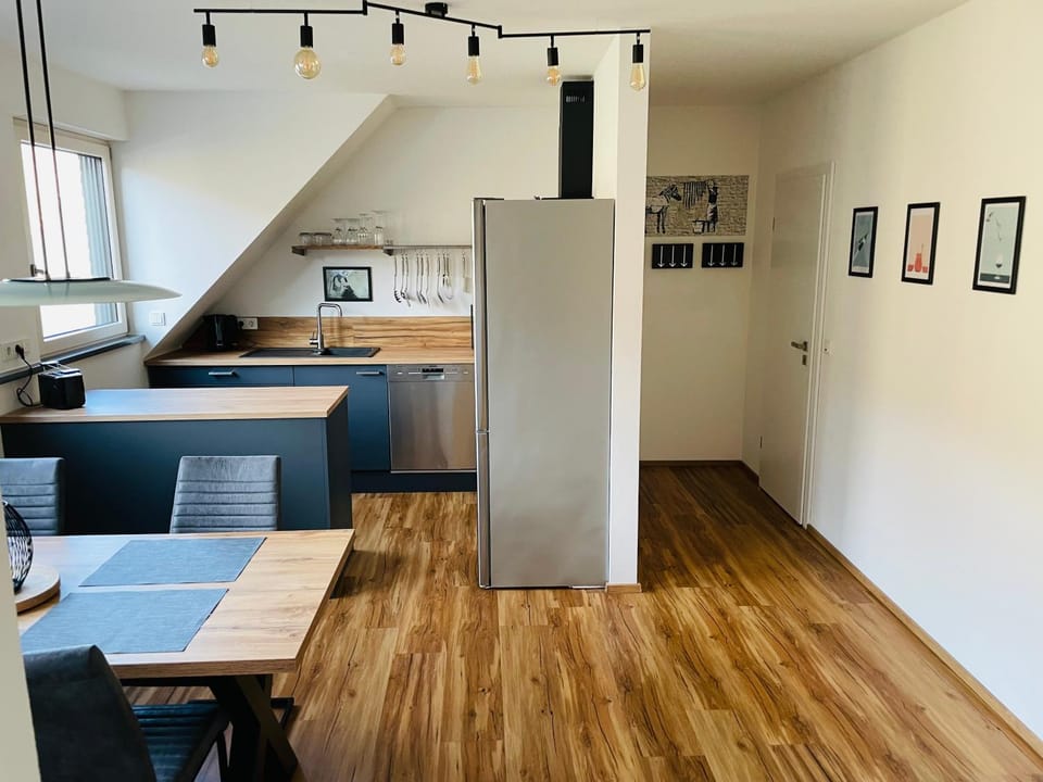 Kitchen or kitchenette, Seating area, Dining area